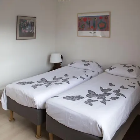 Le Bain Aux Plantes *